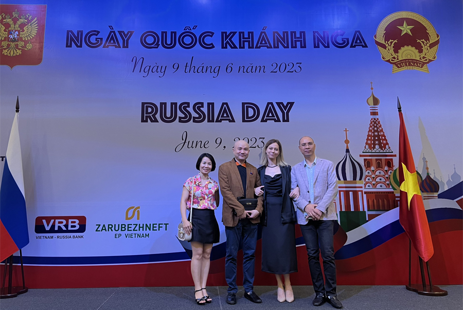 Đại sứ Đặc mệnh Toàn quyền Liên bang Nga mời đại diện Thiên Vương ACE FOODS tham dự kỷ niệm 33 năm Ngày Quốc khánh Liên bang Nga