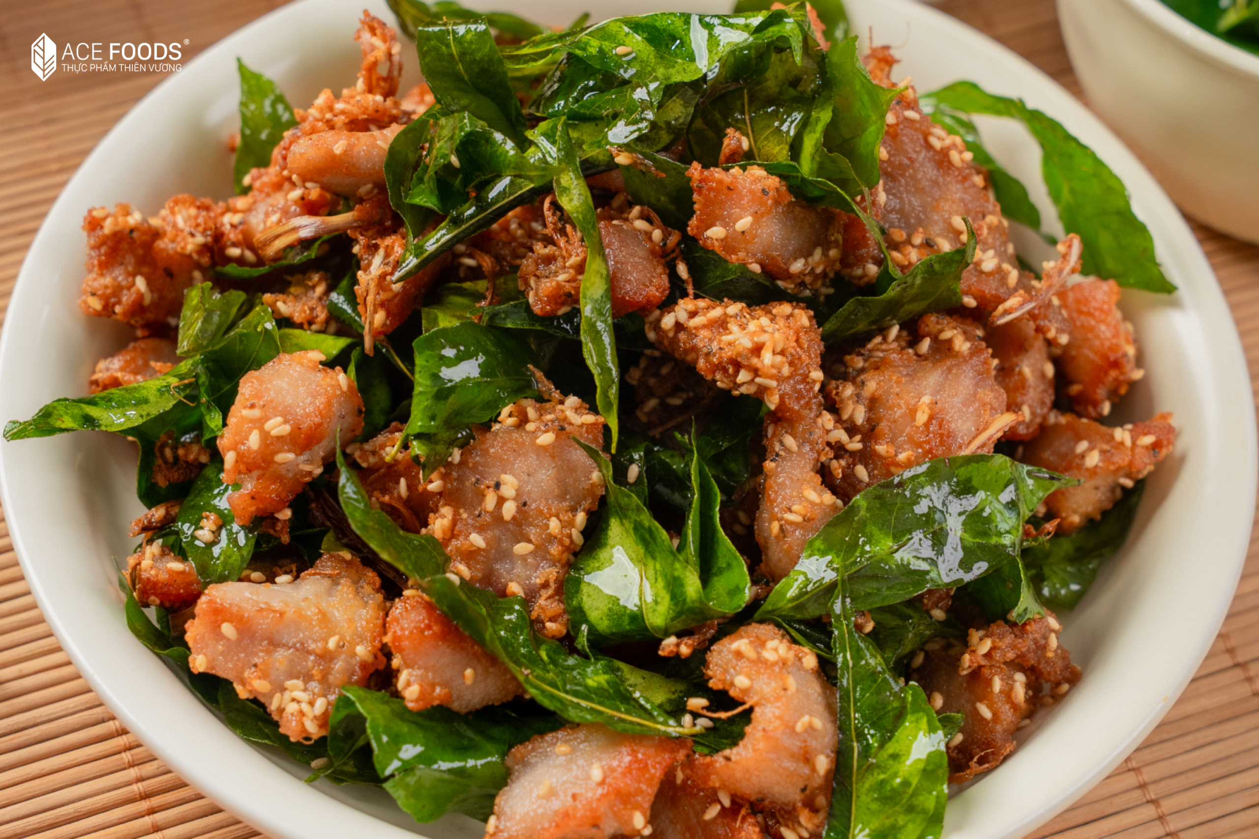 Nọng heo chiên lá móc mật giòn béo thơm lừng, hao cơm khó cưỡng