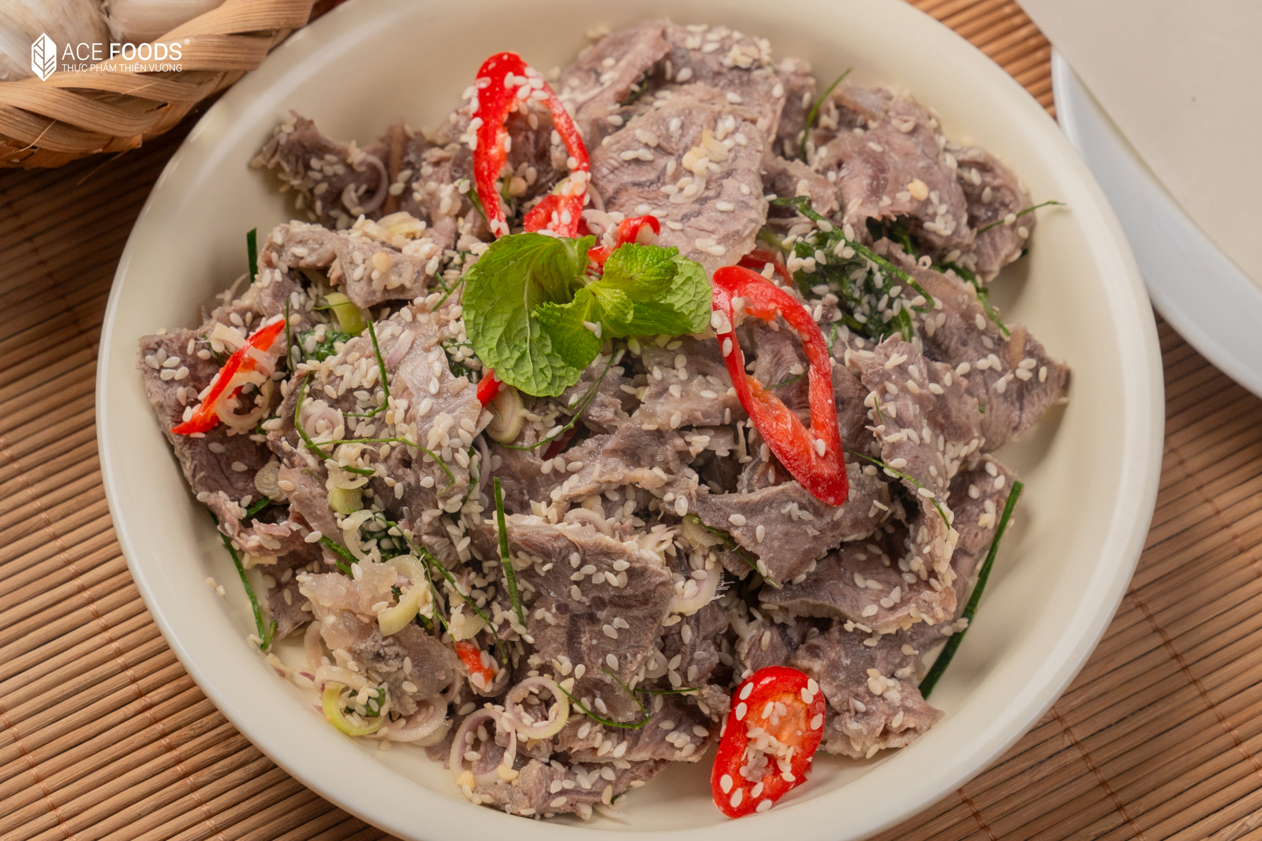 Nộm bò bóp thấu chua ngọt giòn ngon, giải ngấy hiệu quả cho bữa cơm gia đình