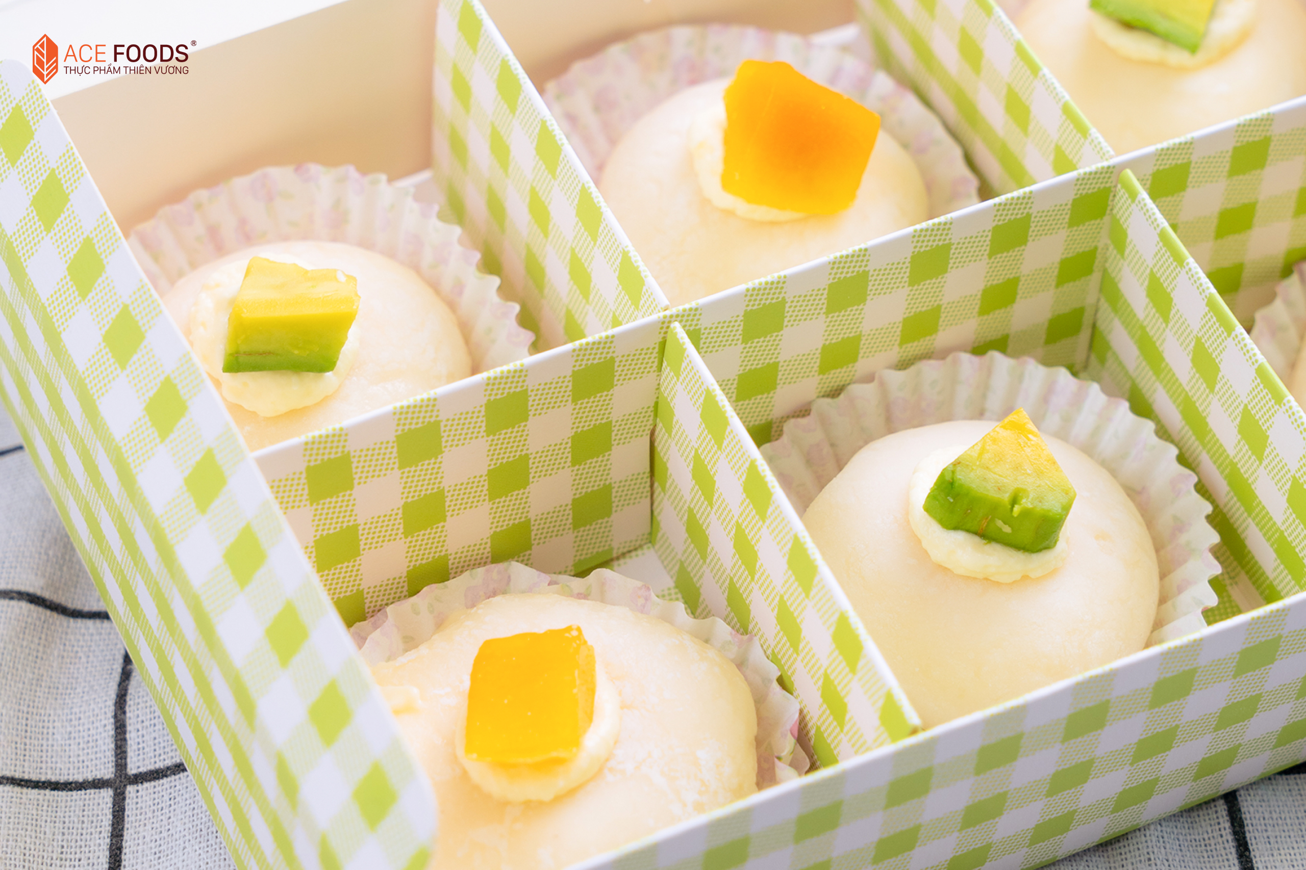 Mochi nhân cream cheese mềm mịn, béo thơm tan chảy ngay từ miếng đầu tiên