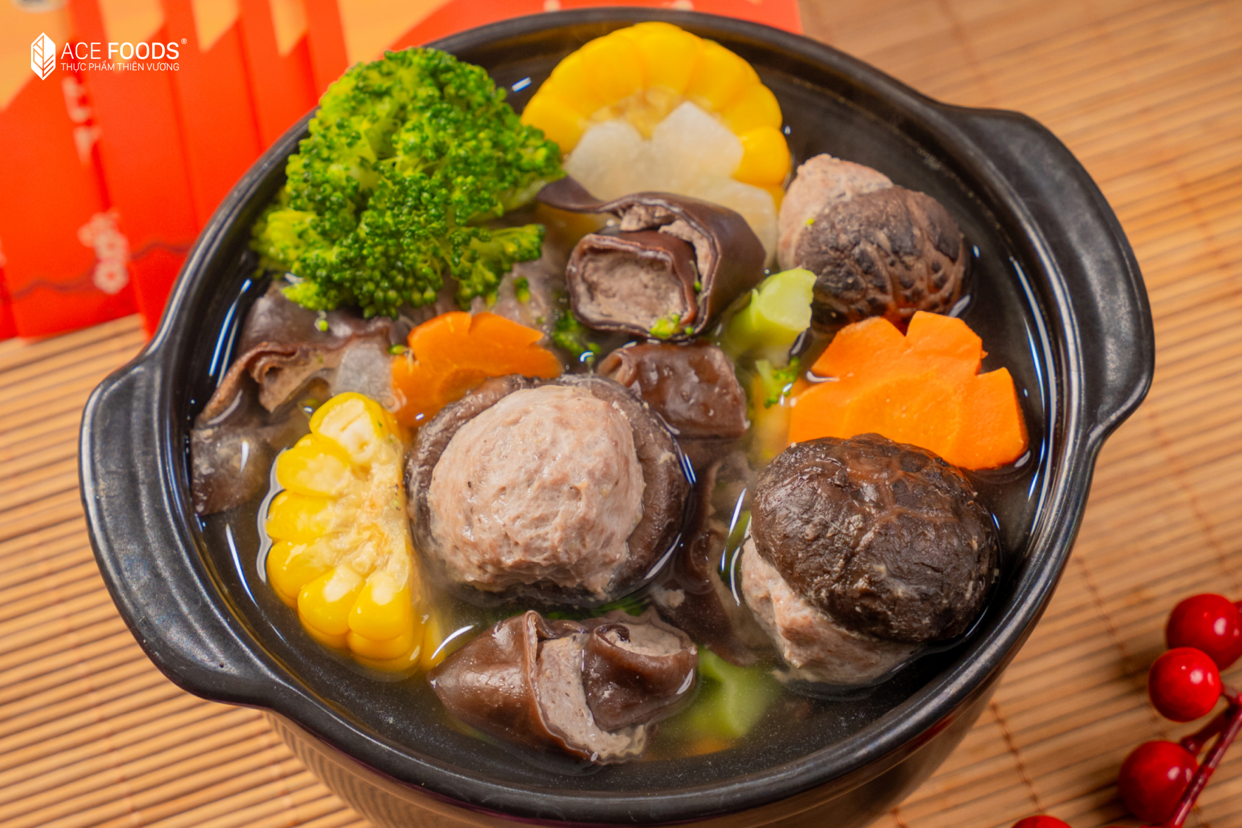 Canh rau củ thịt cuộn mộc nhĩ thanh ngọt, bổ dưỡng cho cả gia đình