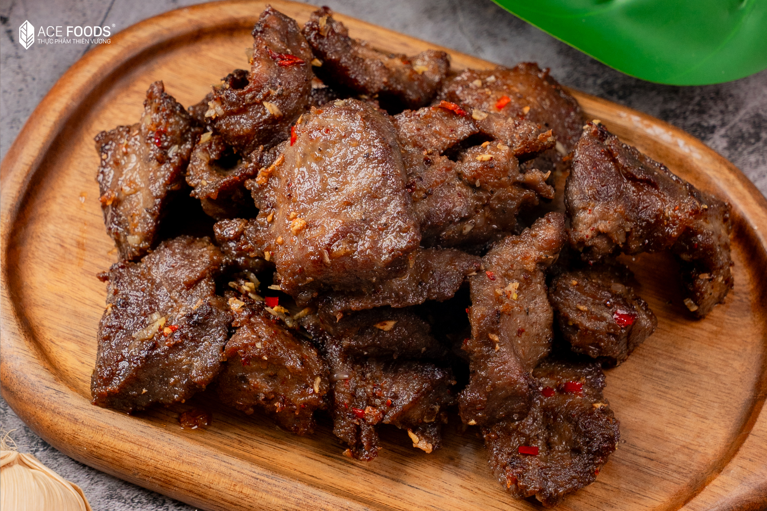 Bò chiên tỏi giòn thơm, đậm vị cực kỳ cuốn cơm
