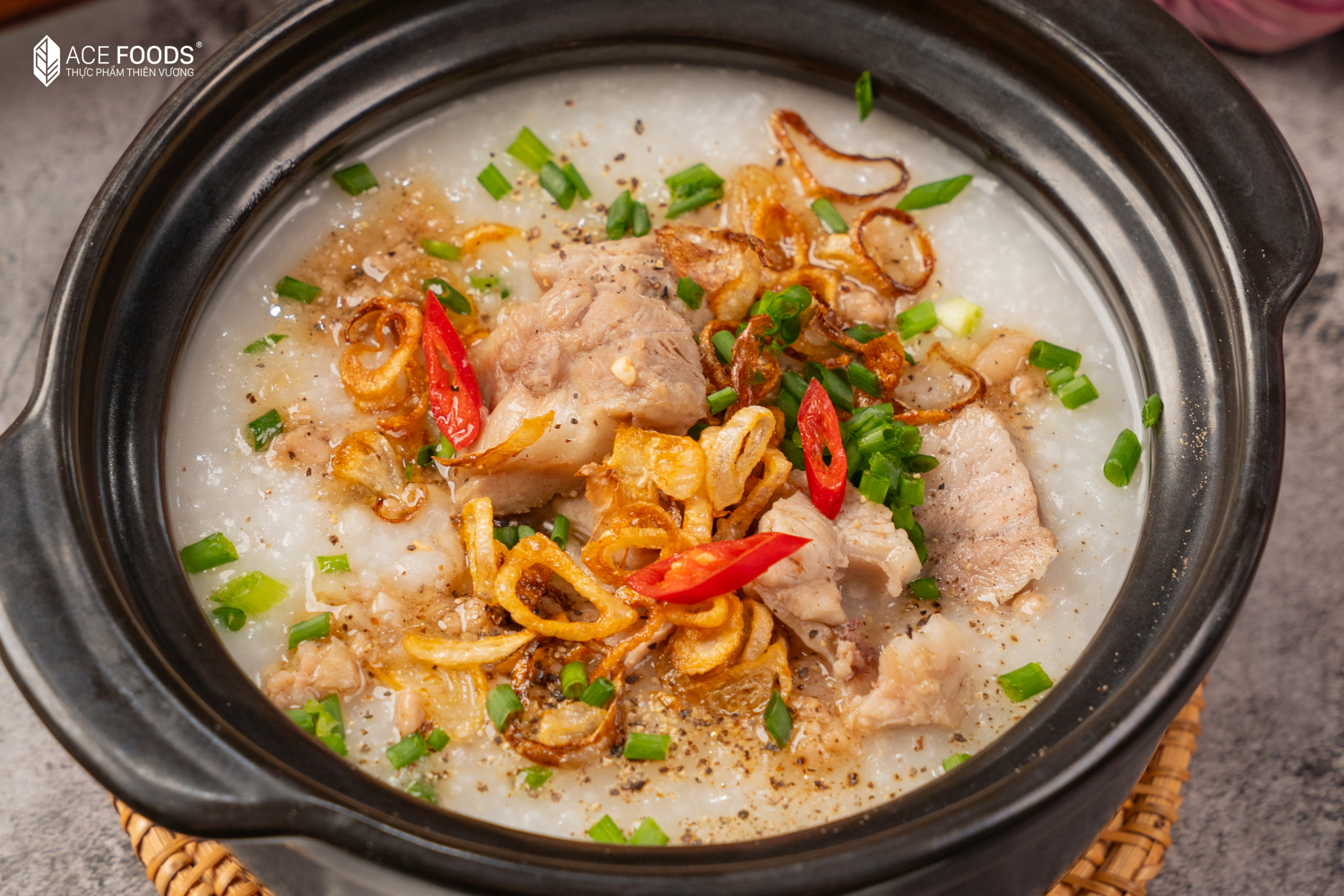 Cháo sườn thịt bằm thơm ngon, sánh mịn cho bữa sáng đầy dinh dưỡng