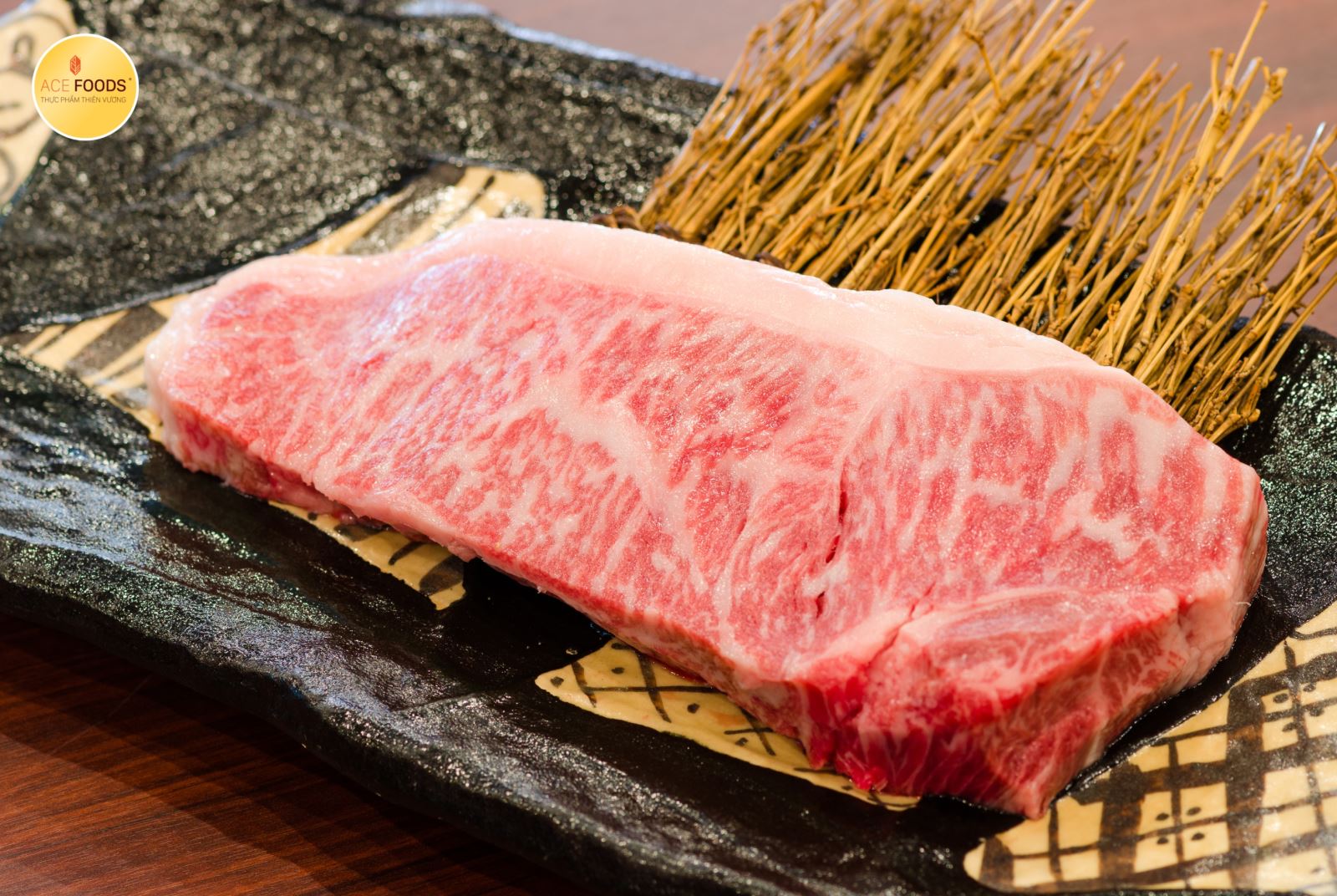 Thăn ngoại bò Kobe Nhật còn được gọi là Striploin bò Kobe Nhật