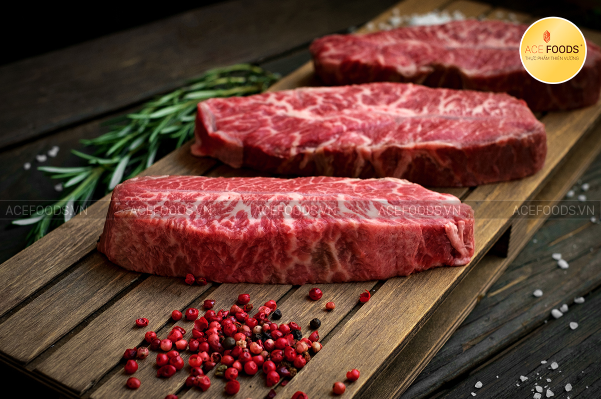 Lõi vai bò Mỹ có đường gân mỏng ở giữa tạo độ giòn cho miếng thịt 